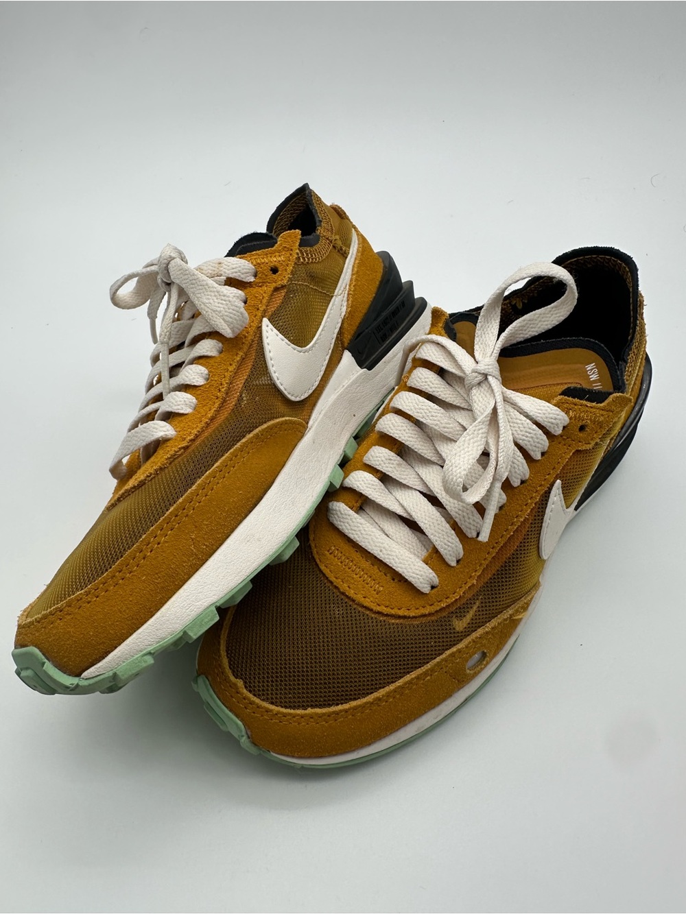 Nike Waffle One SE Gold Suede Phantom Sneakers DC2533-700 size 5